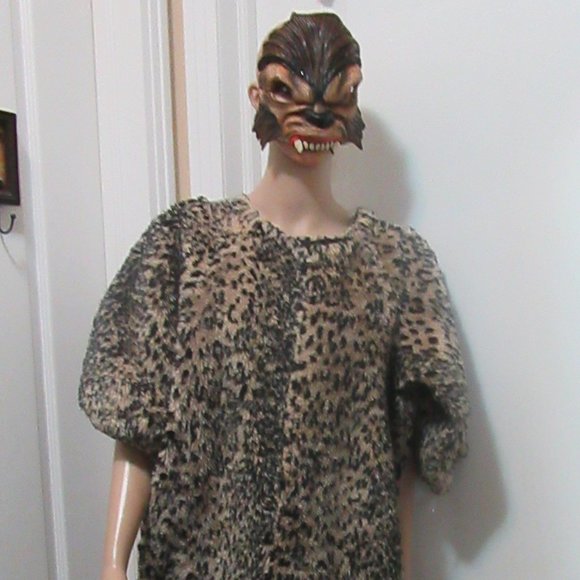 Kids size Medium - Large Please view measurements - Picture 9 of 10